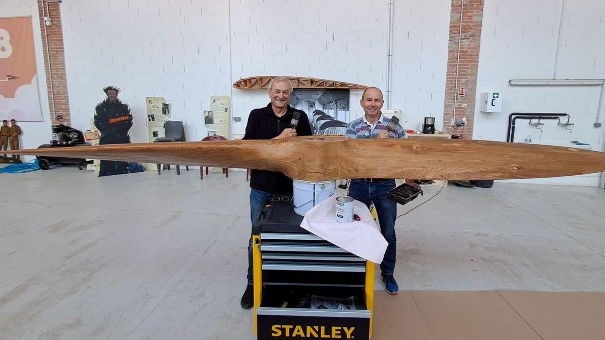 Depuis trois ans, des lycéens construisent à Toulouse une réplique d’un avion de l’Aéropostale