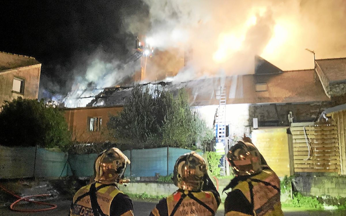 À Châteaugiron, près de Rennes, trois habitations détruites par un important incendie [Vidéo]
