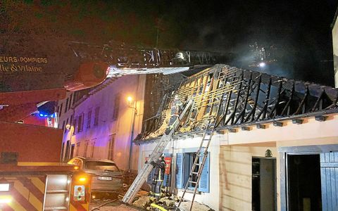 À Châteaugiron, près de Rennes, trois habitations détruites par un important incendie [Vidéo]