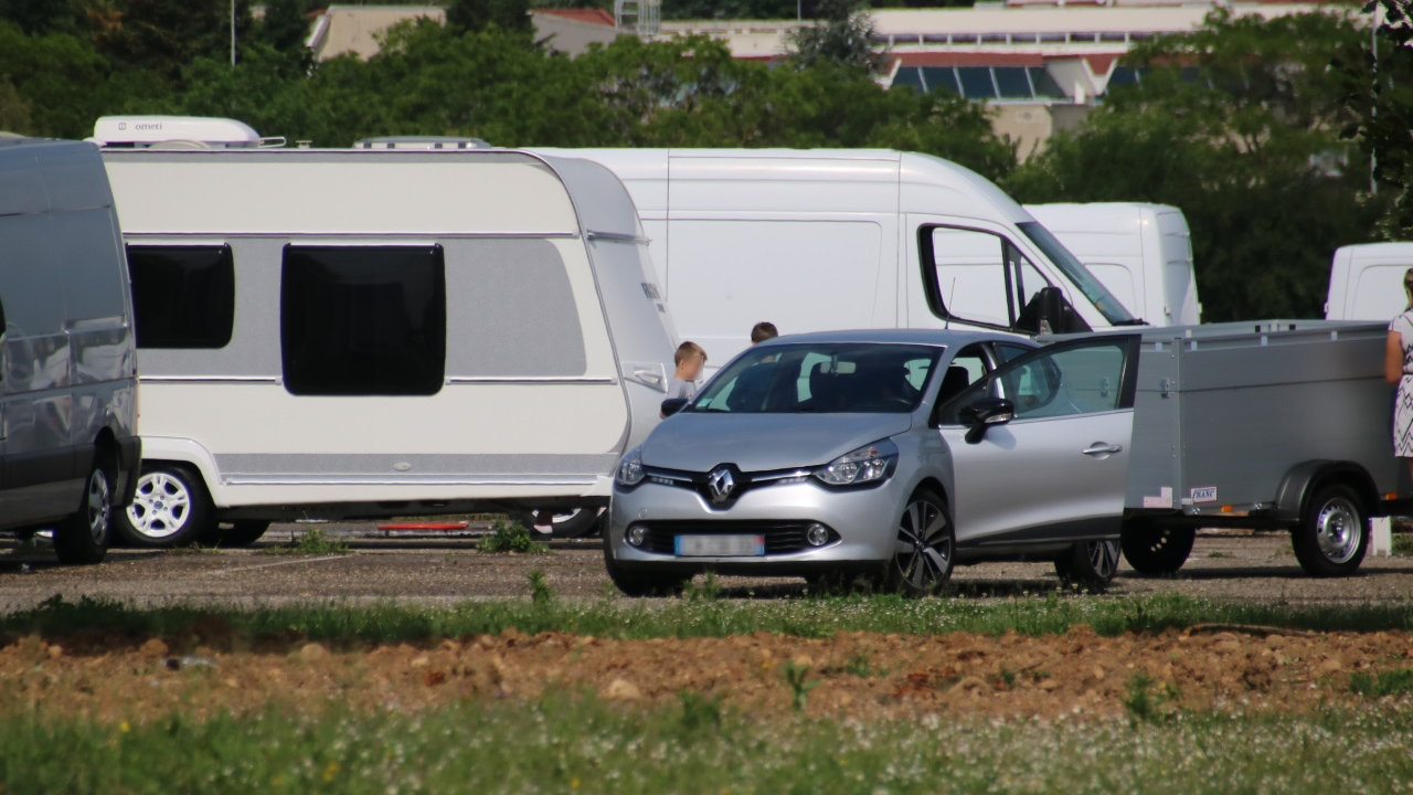 une installation illégale de caravanes inquiète la mairie à l’approche de la rentrée