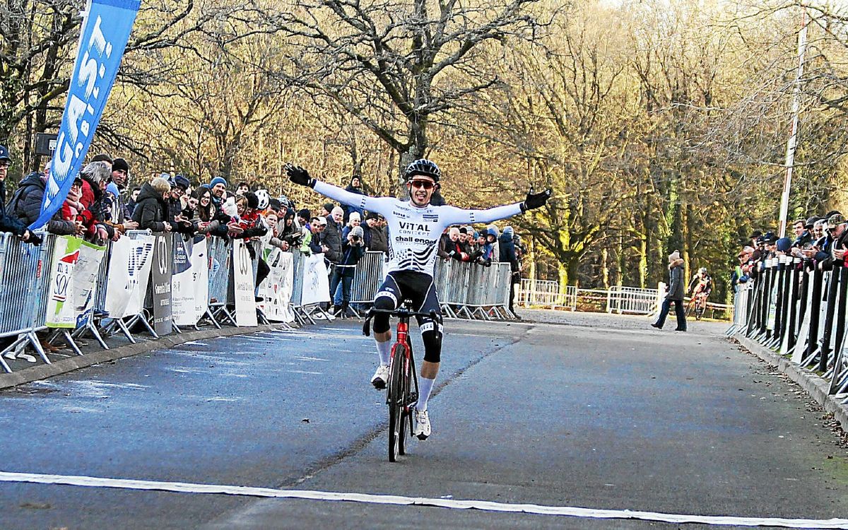 Mattéo Garnier vainqueur sur le cyclo-cross de Grand-Champ