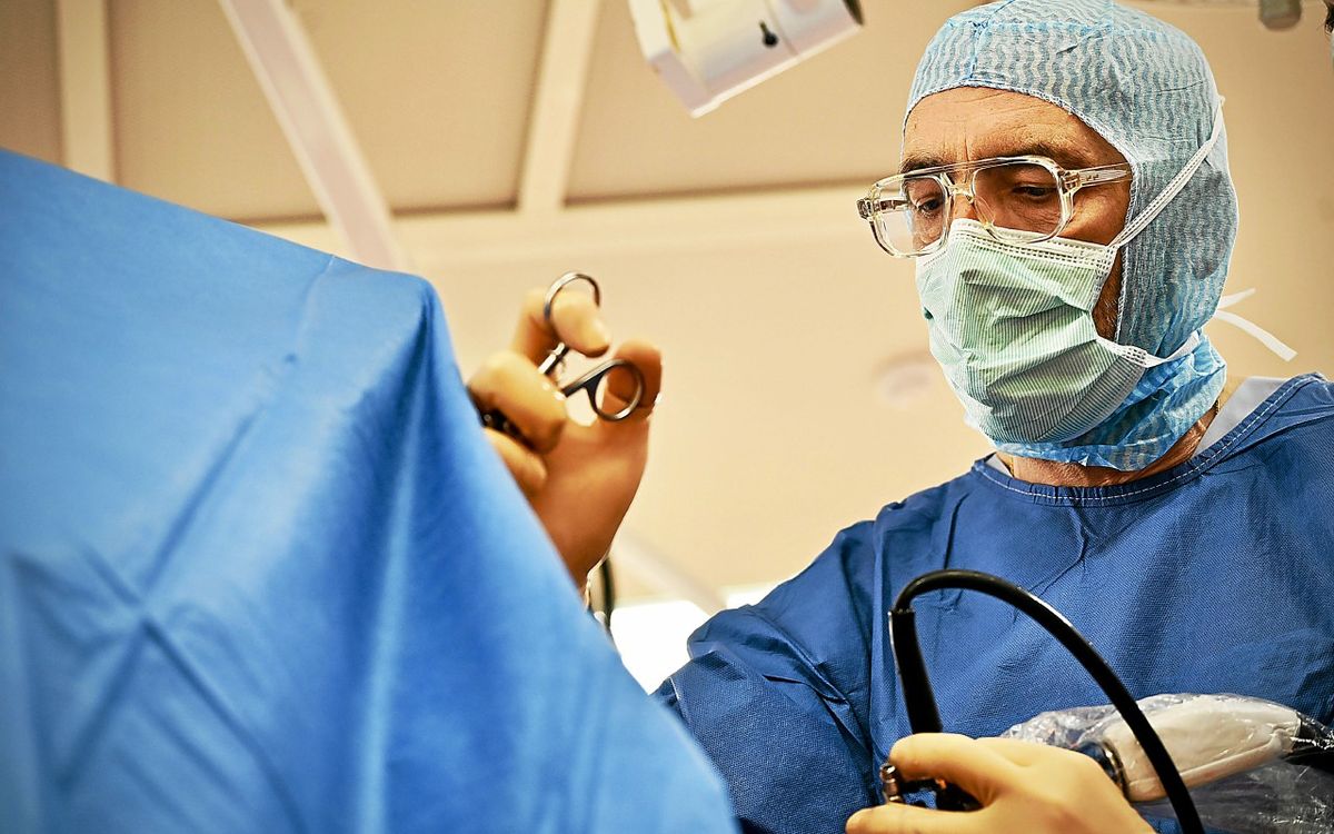 De la Seine-Saint-Denis à Rennes, l’incroyable parcours de Philippe Collin, infirmier devenu chirurgien [Vidéo]