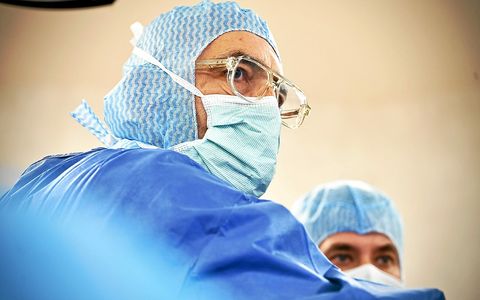 Issu d’un milieu populaire, Philippe Collin n’avait jamais imaginé devenir médecin.