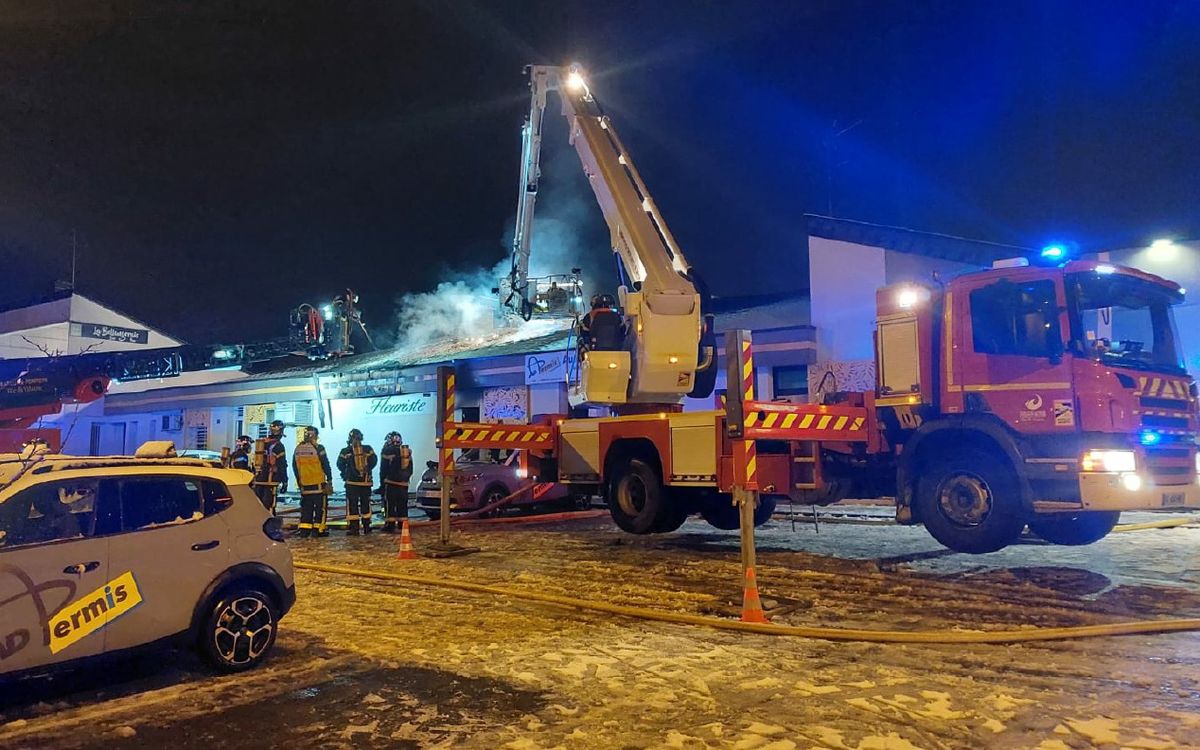 Un important incendie se déclare dans un centre commercial de Rennes : 50 pompiers mobilisés