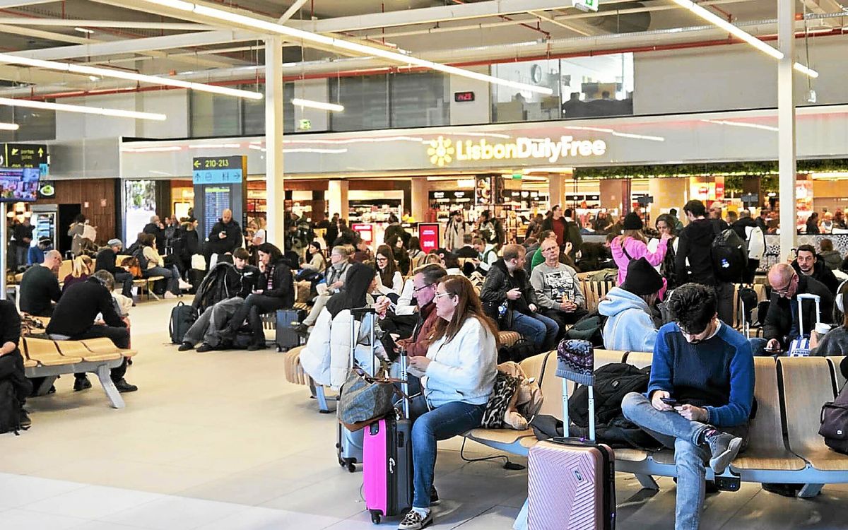 Quatre Costarmoricains bloqués à Lisbonne à cause de la fermeture de l’aéroport de Nantes