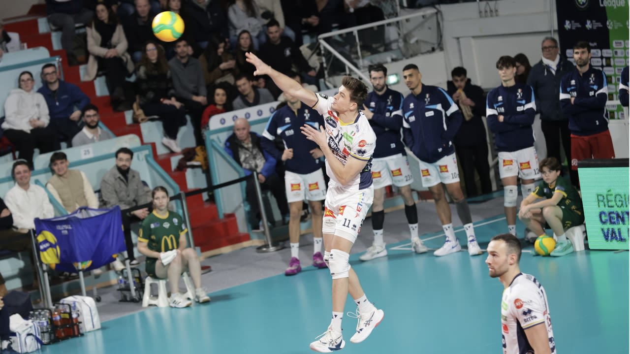 Théo Faure, champion olympique avec les Bleus, affronte les Tourangeaux, ce 6 janvier 2026, salle Grenon.