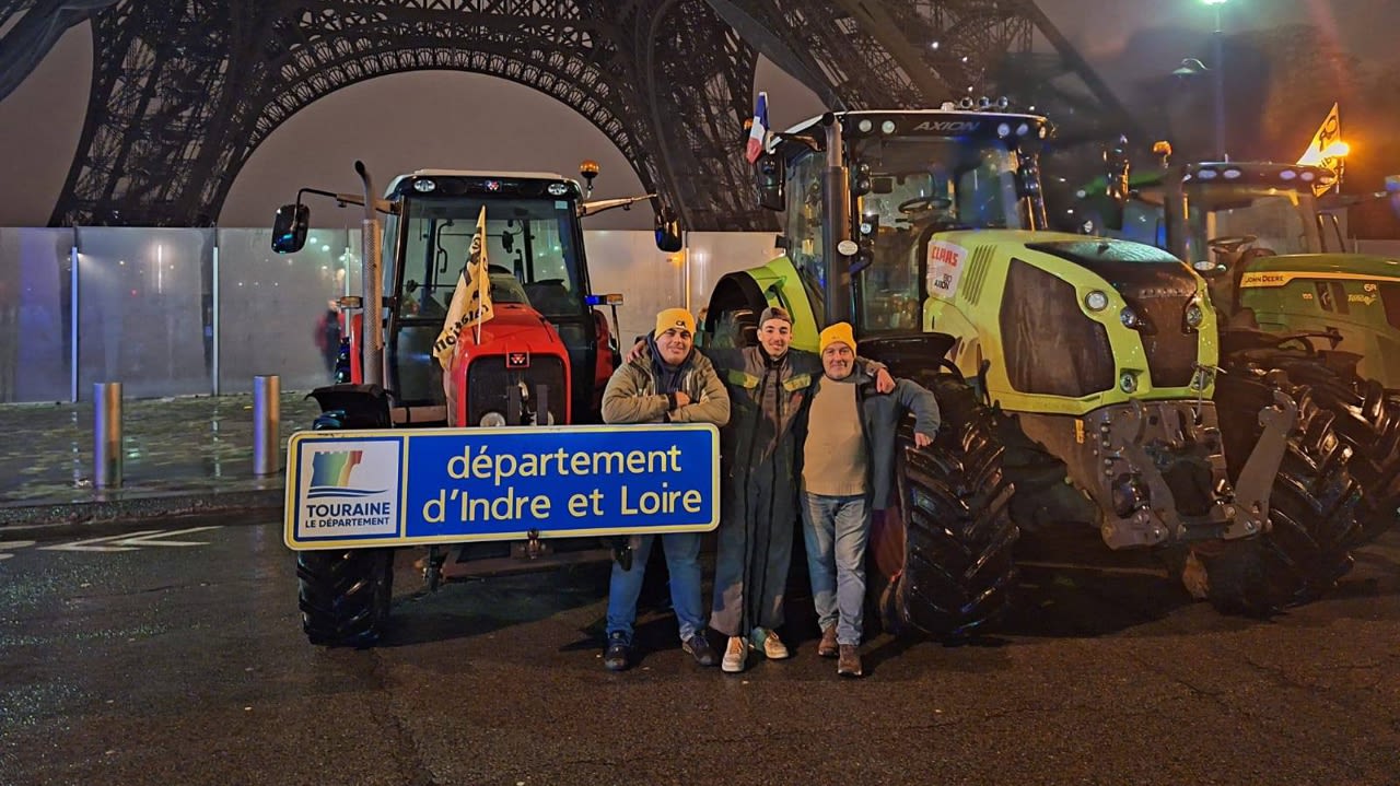 Des agriculteurs tourangeaux ont réussi à atteindre la Tour Eiffel, jeudi matin.