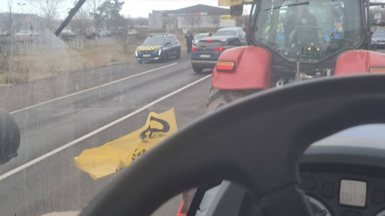 Fin du blocage des agriculteurs sur la M7 au sud de Lyon