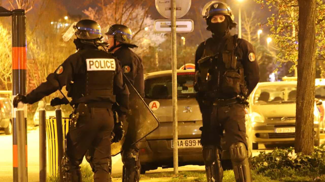 la CRS83 déployée dans Lyon pour le match Algérie-Nigéria