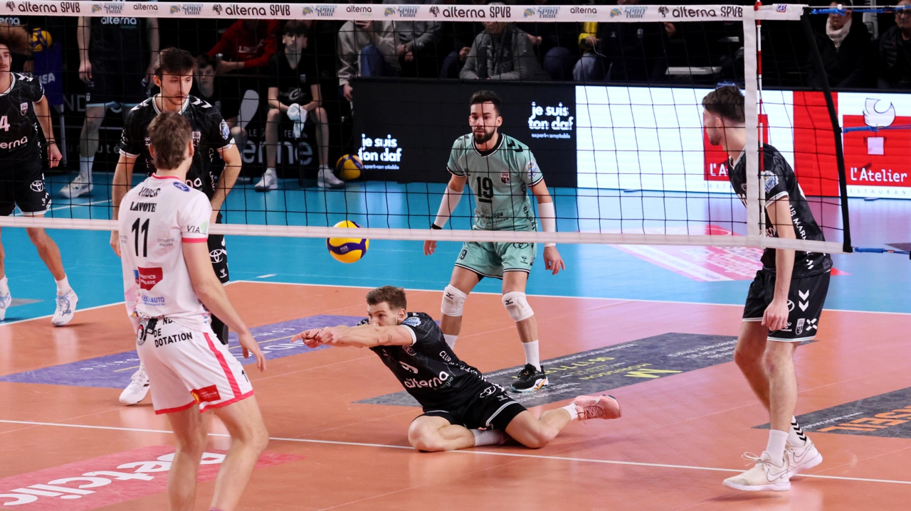 Mené de deux sets, l'Alterna Stade Poitevin renverse Narbonne