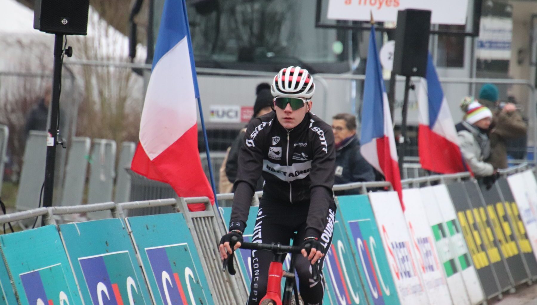 Pierre Le Bourhis a tout perdu dans la première ligne droite - Actualité