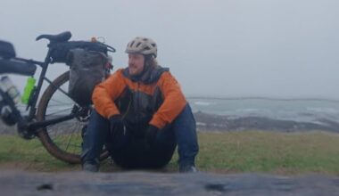 Après un grand chambardement dans sa vie, un Poitevin fait le tour de France à vélo en quête des points cardinaux