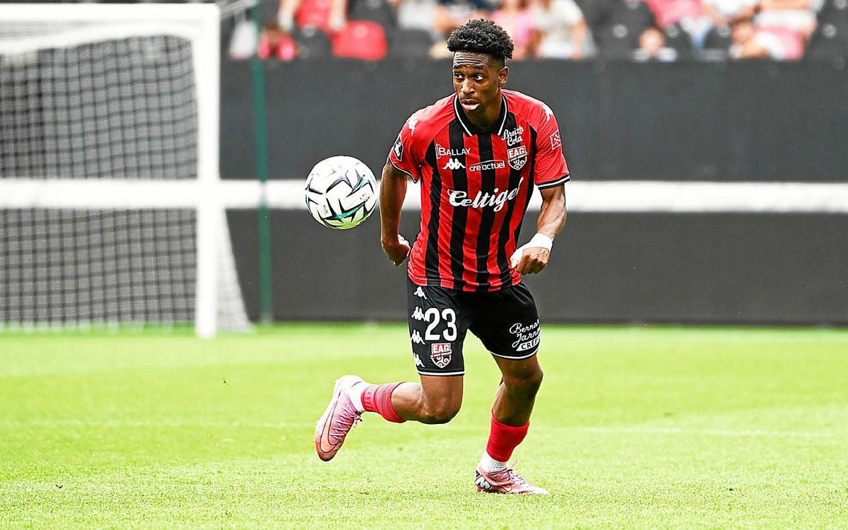 Mercato : après la victoire à Nancy, ce jeune défenseur d’En Avant Guingamp va s’engager avec un club de première division belge