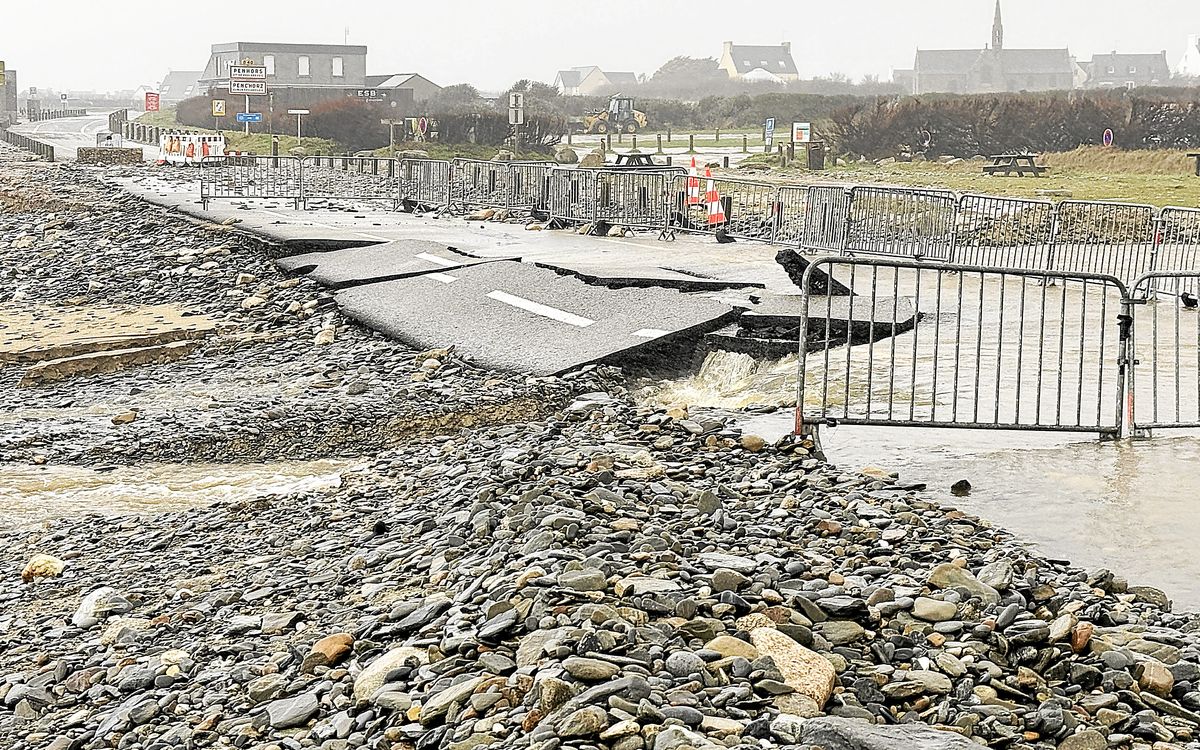DIRECT - Vigilance orange pluie-inondation en Finistère-Sud : déjà fragilisée, la route du Vent solaire à Penhors s'est effondrée [Vidéo]