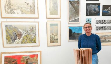 « Il faut se réinventer » : à Vannes, Cécile Loiret ferme sa galerie d’art et devient itinérante
