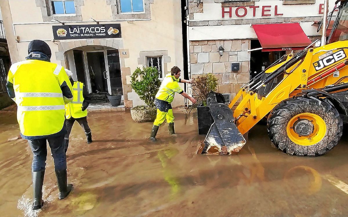 « Ça remonte, c’est infect » : à Quimperlé, alors que la Laïta rentre doucement dans son lit, les commerçants font face aux eaux usées