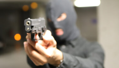 deux hommes armés braquent un bureau de tabac, un butin de quelques milliers d'euros seulement