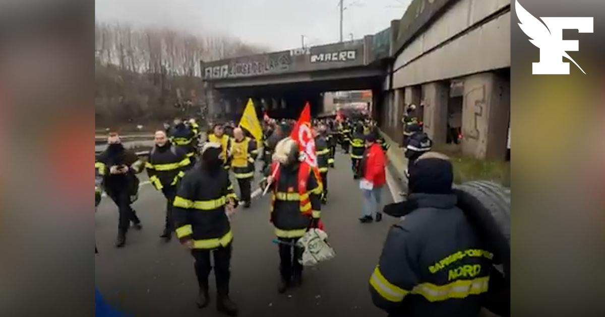 les images des sapeurs pompiers qui manifestent sur le périphérique pour dénoncer le manque d’effectifs
