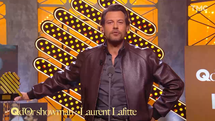 Fidèle a lui-même, le comédien français s’est permis un discours tout en modestie (ou pas) au moment de recevoir le Q d’Or du showman de l’année.