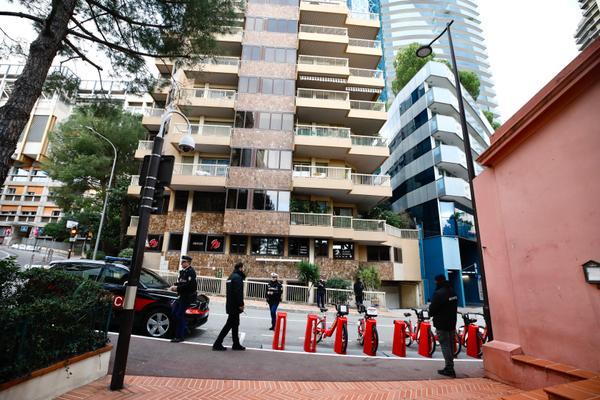 Fermée à la circulation depuis le 24 décembre, l’avenue de l’Annonciade a rouvert hier, en même temps que le retour des gens du quartier.