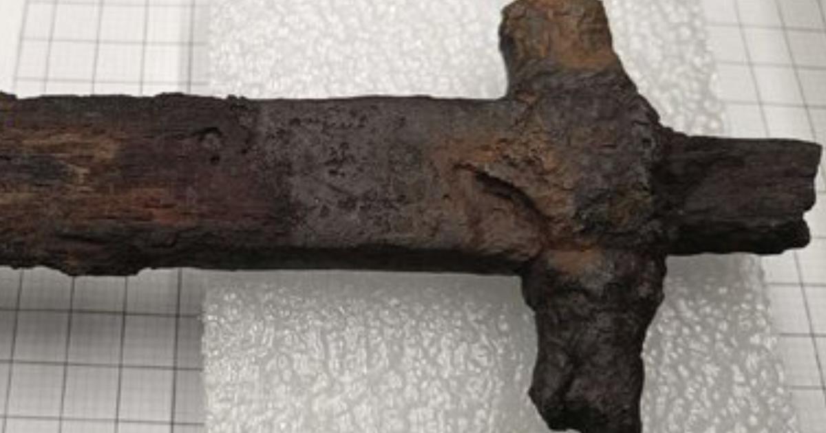 Une épée conservée dans une crypte en Allemagne révèle une inscription vieille de quatre siècles