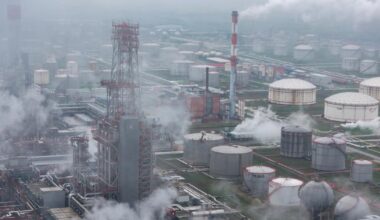 La Russie accepte de vendre à la compagnie hongroise MOL ses parts dans la compagnie pétrolière serbe NIS, sous sanctions américaines