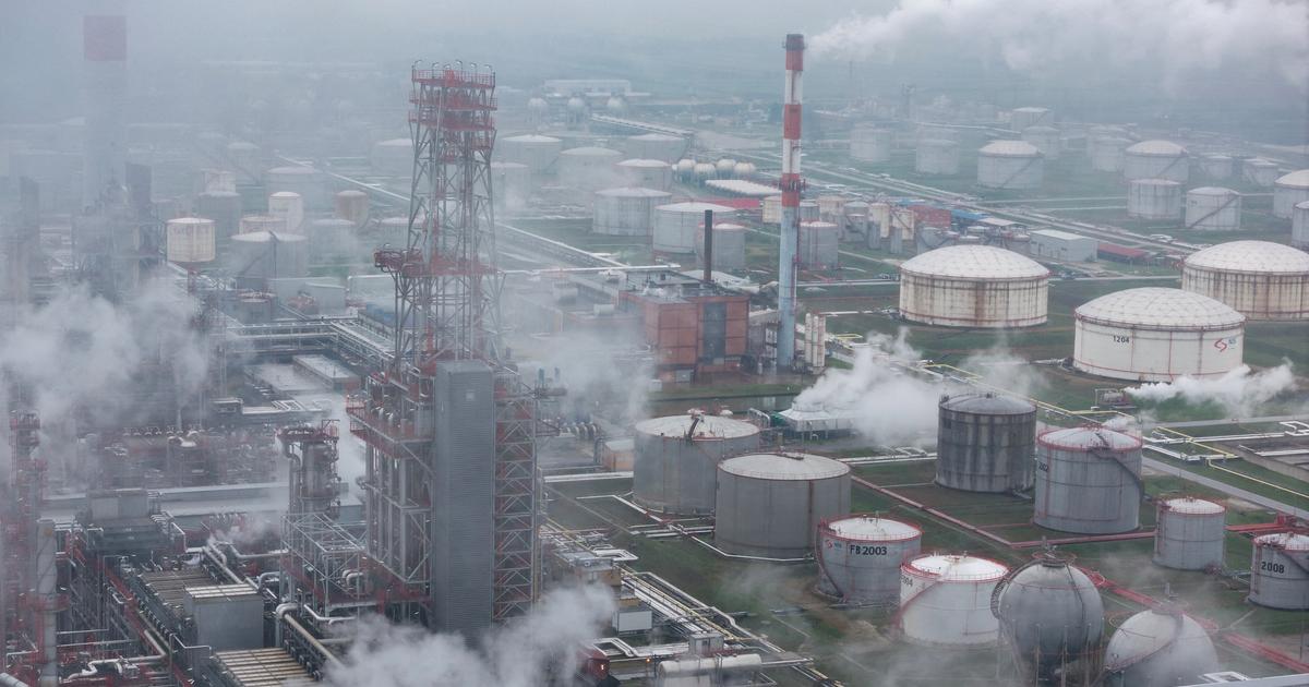 La Russie accepte de vendre à la compagnie hongroise MOL ses parts dans la compagnie pétrolière serbe NIS, sous sanctions américaines