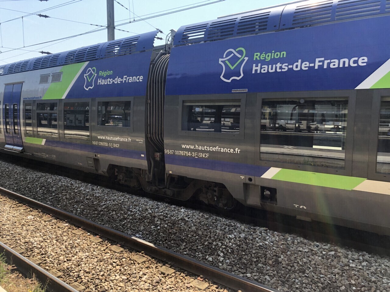 Dans un TER Lille-Courtrai, un homme et une femme volent le précieux contenu du sac de Néerlandais