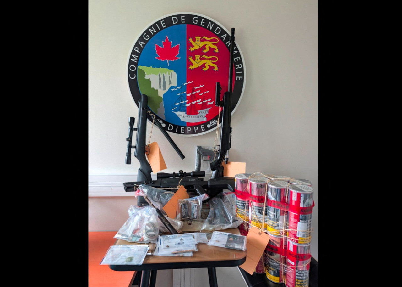 Armes, munitions et drogue découvertes dans la maison d’un village de Seine-Maritime : 4 hommes interpellés