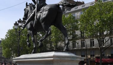 garde à vue pour un homme ayant volé l'épée d'une statue de Jeanne d'Arc