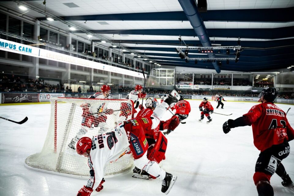 La zone à risque près de la cage