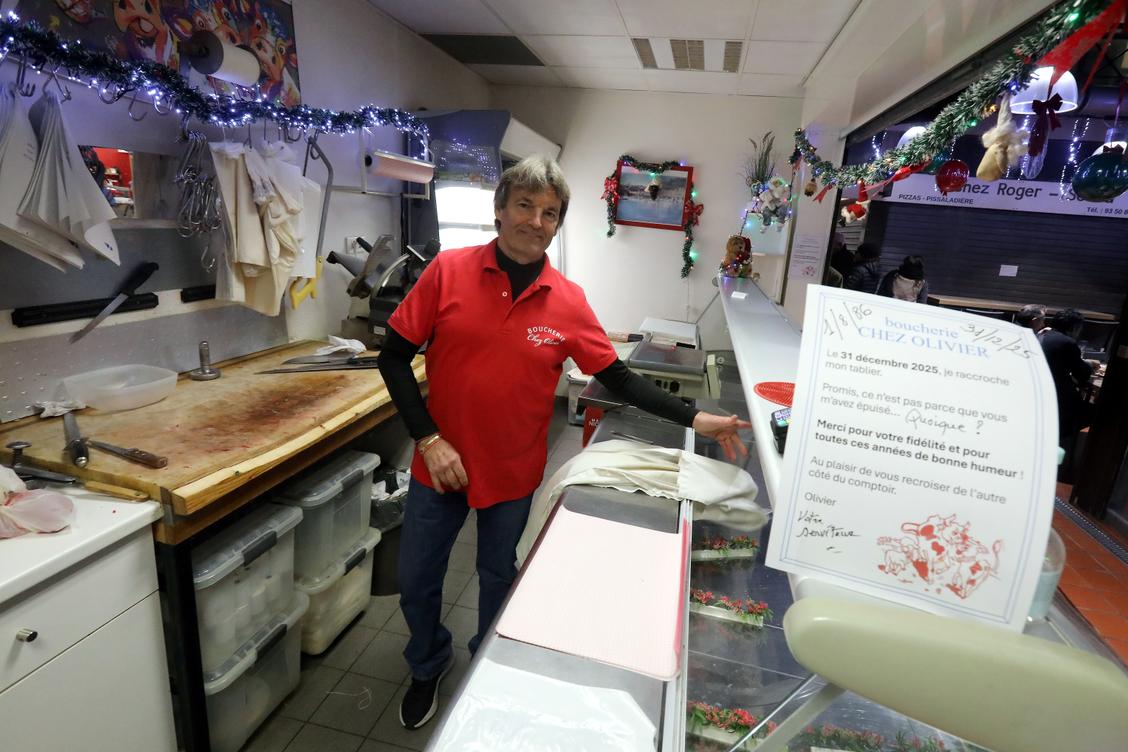 Dernier boucher historique et figure emblématique du marché de la Condamine à Monaco, Olivier Dominique range le tablier après 38 ans de métier