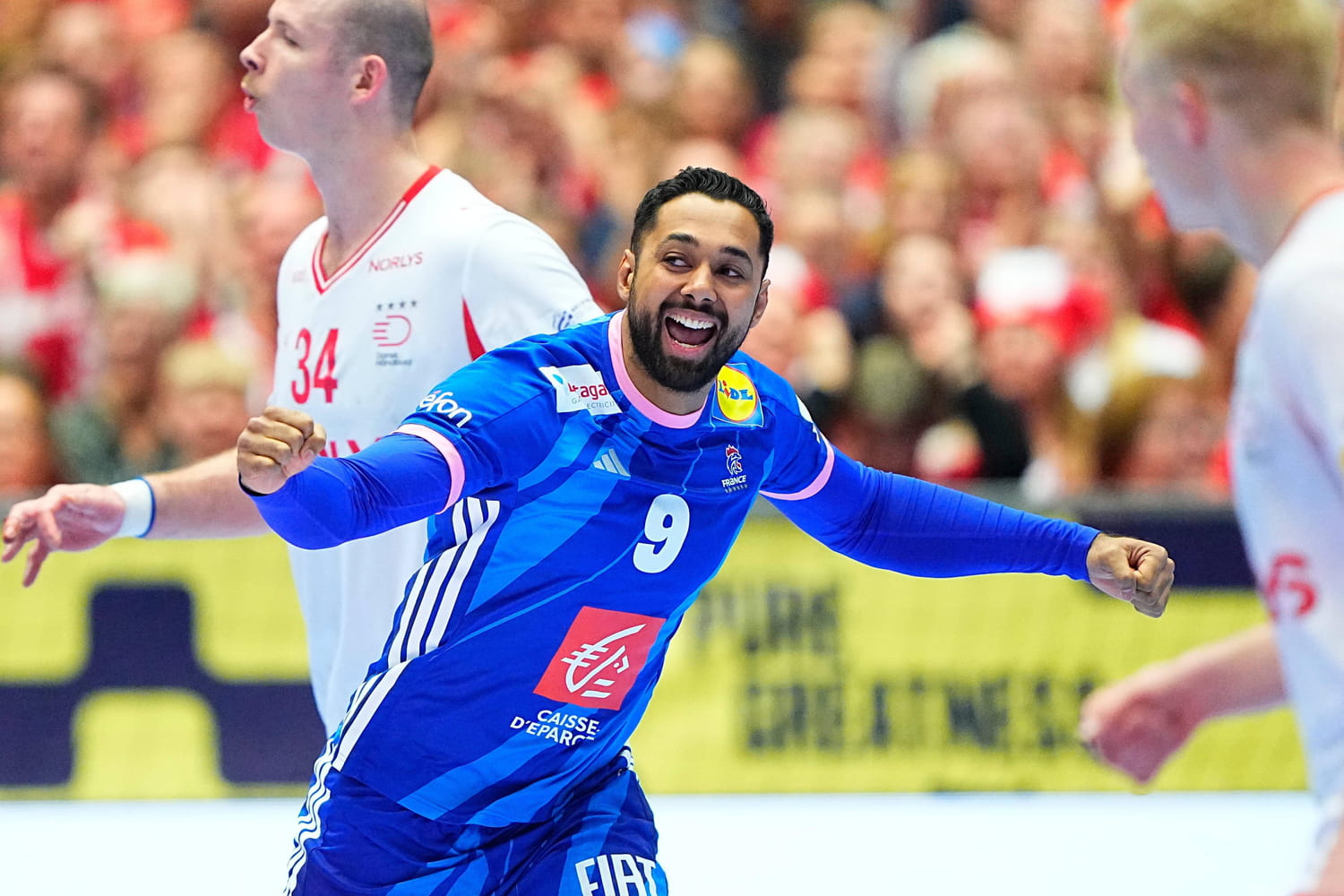 DIRECT. France - Danemark : les Bleus au bord d'un fabuleux exploit, suivez le match