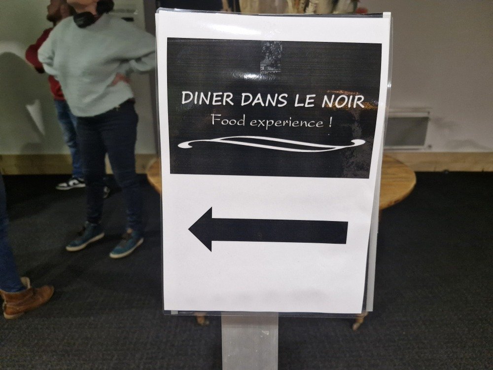 "Pour faire connaître le restaurant le vendredi soir, on a cherché des concepts atypiques." C'est comme ça qu'est né le dîner dans le noir. 