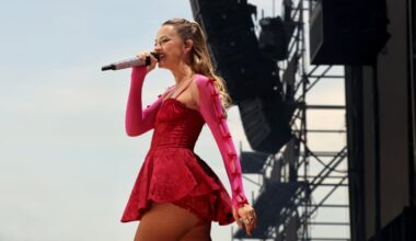 La chanteuse Angèle vue sur un tournage à Marseille