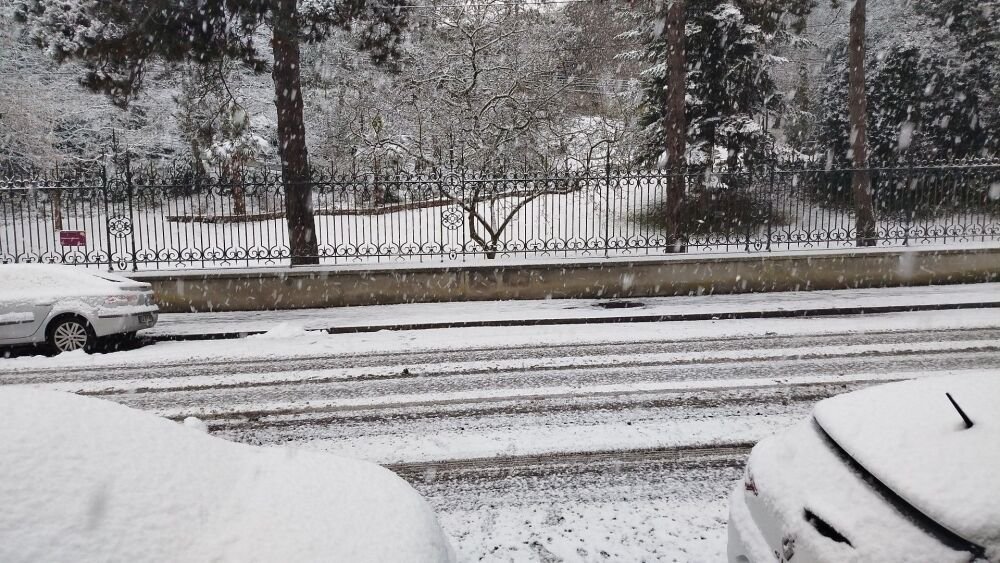 A Lillebonne, la ville a vite été recouverte d'un épais manteau blanc.