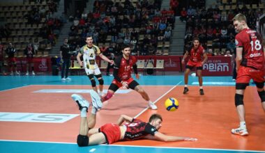 Le volleyeur chaumontais Pierre Toledo en défnse.