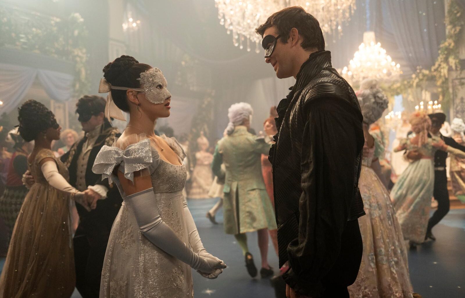 “La Chronique des Bridgerton”, saison 4, sur Netflix : une douce romance au bal masqué, ohé ohé - Télérama