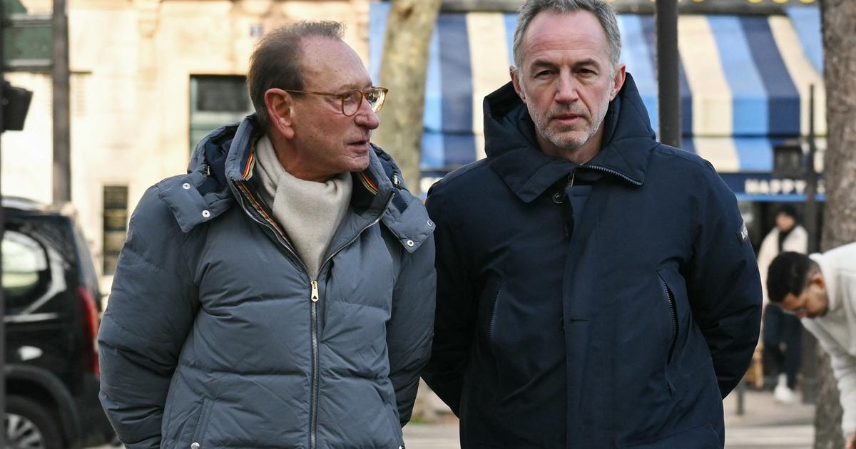 l'ancien maire PS Bertrand Delanoë s'affiche avec Emmanuel Grégoire sur un marché