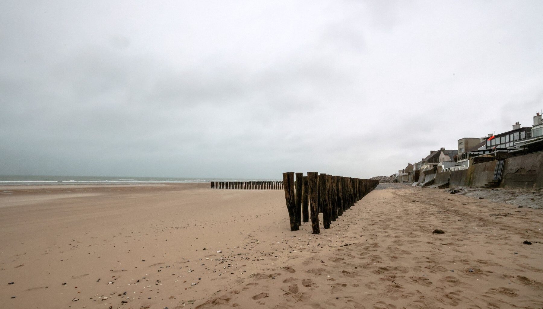 arrestation en France de deux militants britanniques pour provocation à la haine