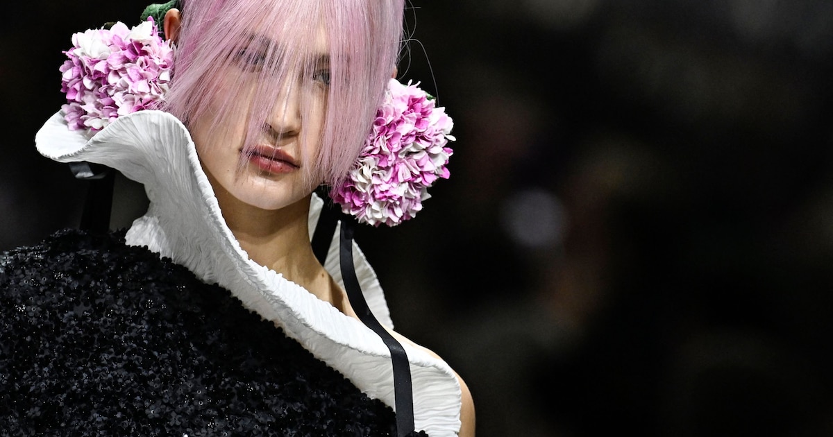 La surprise de Rihanna, les bijoux volés du Louvre et l'envolée fleurie de Dior : les 8 moments forts de la Fashion week Haute couture de Paris