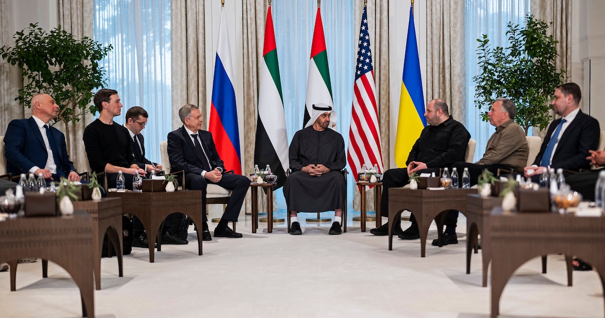 Volodymyr Zelensky ne peut pas céder le Donbass, "il serait pendu sur la place Maïdan"