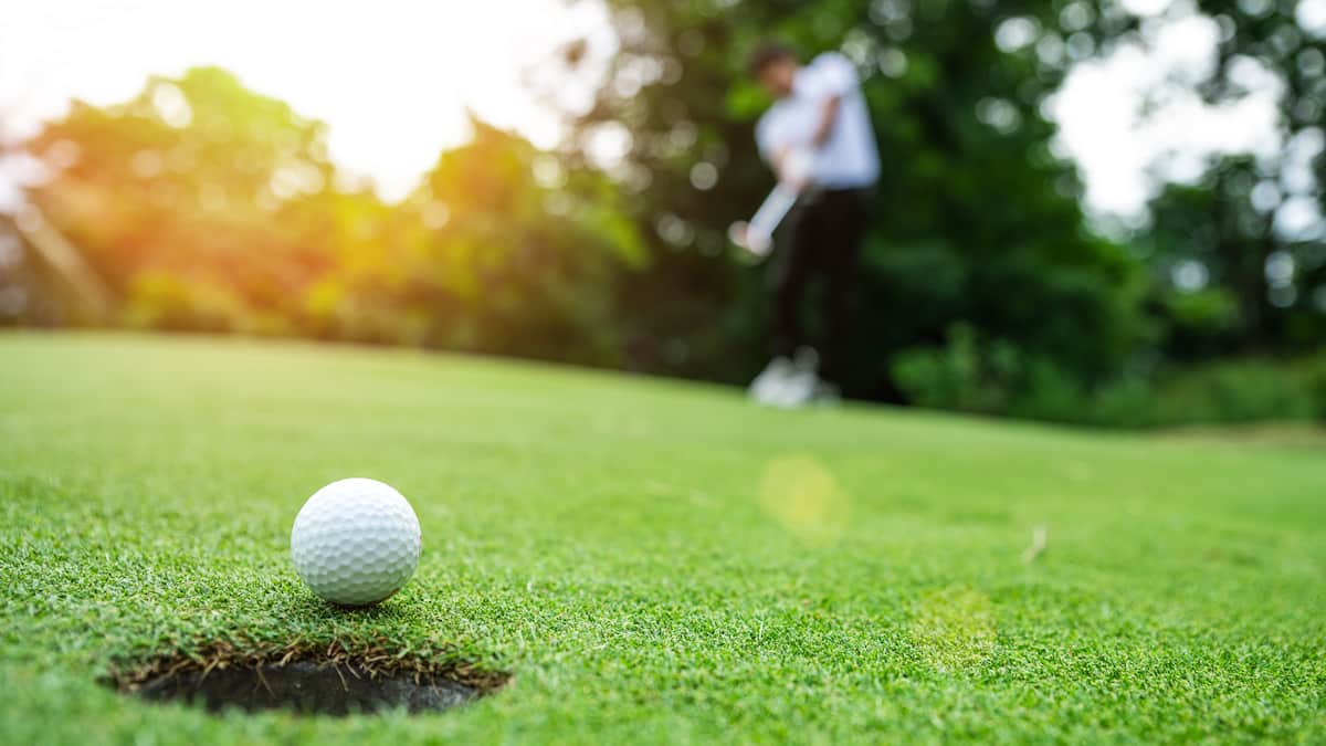 Un terrain de golf saccagé par des motoneigistes à Baie-Comeau