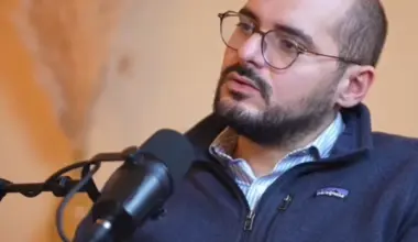 Surfin' Bitcoin : Comprendre la directive européenne DAC8