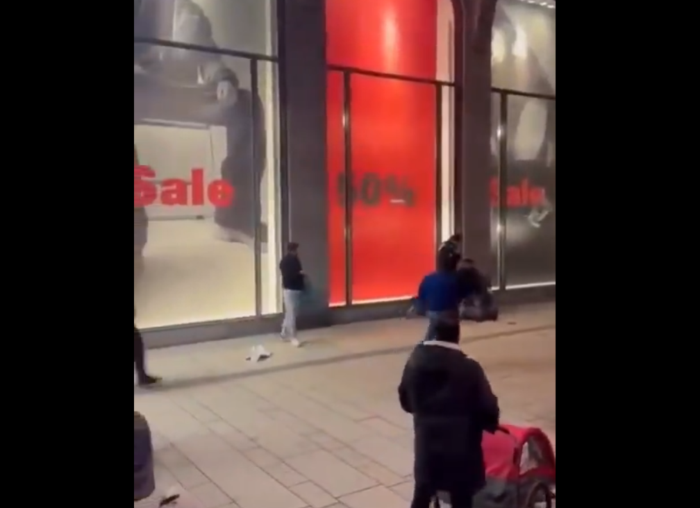 Allemagne : Deux personnes poignardées lors d'affrontements avec des manifestants iraniens à Hambourg