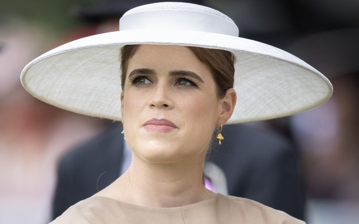 Pour la princesse Eugénie, ici en juin 2025 aux courses hippiques du Royal Ascot, la disgrâce de son père précipite le fossé entre eux.