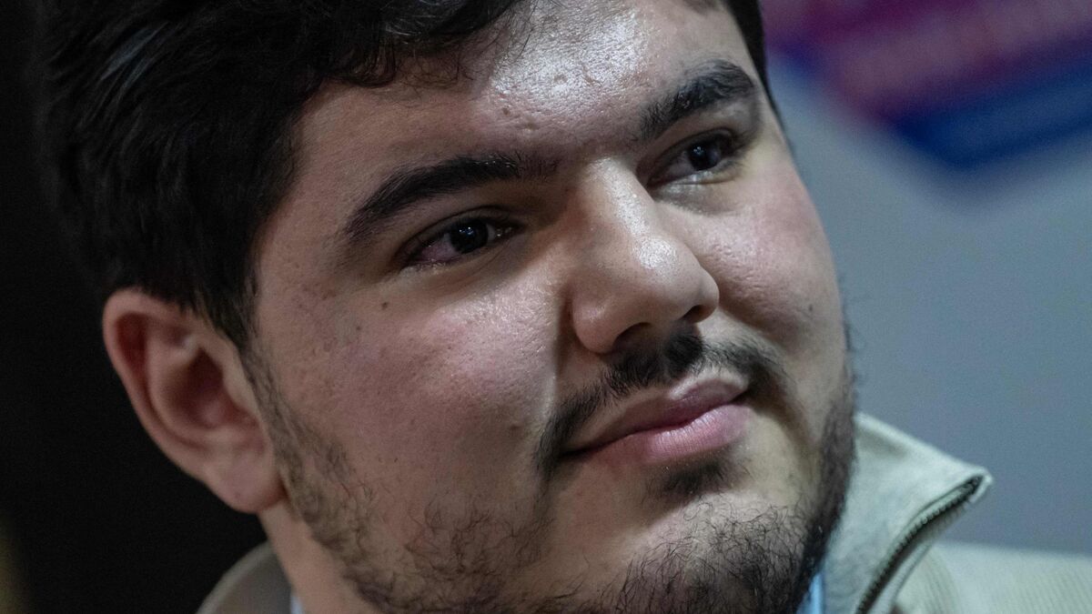 Municipales 2026 à Marseille : Amine Kessaci accuse Renaud Muselier d’« instrumentaliser » la mort de ses deux frères