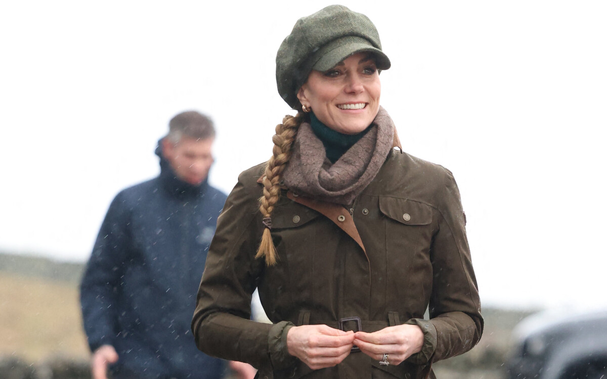La princesse de Galles, à son arrivée aux côtés de l'association Mind over Mountains, dans le Peak District, en Angleterre, pour une randonnée en faveur de la santé mentale, le 27 janvier 2026.