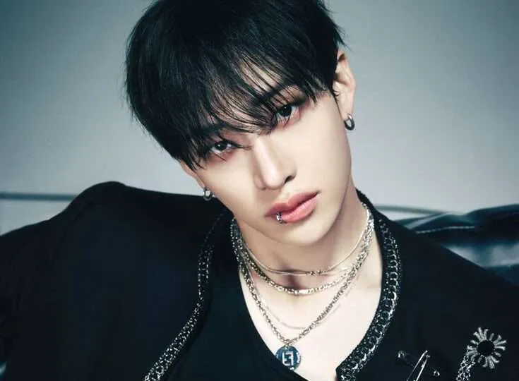 "Certaines personnes sont vraiment horribles" Les fans réagissent à la réponse de Bang Chan de Stray Kids à une fan sur Bubble