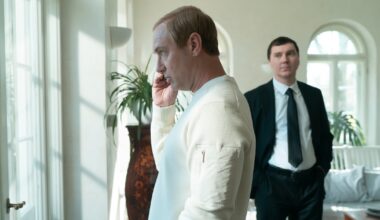 "Le Mage du Kremlin" : Jude Law et Paul Dano, parfaits dans les rôles de Vladimir Poutine et son éminence grise